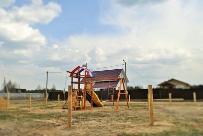 Начало строительства детской и спортивной площадки
